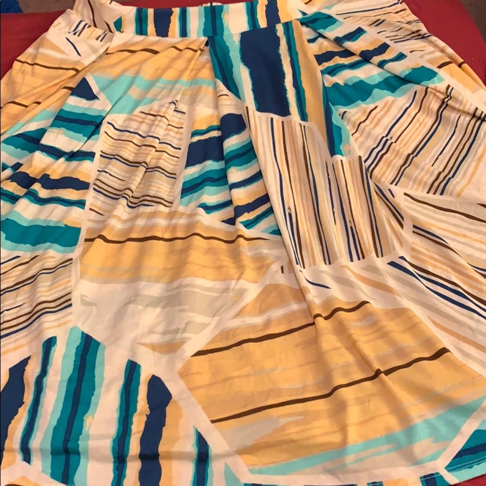 Luluroe skirt